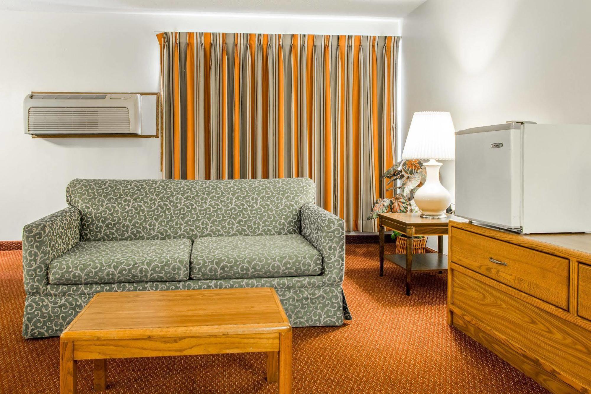 Econo Lodge Merrill Exterior foto